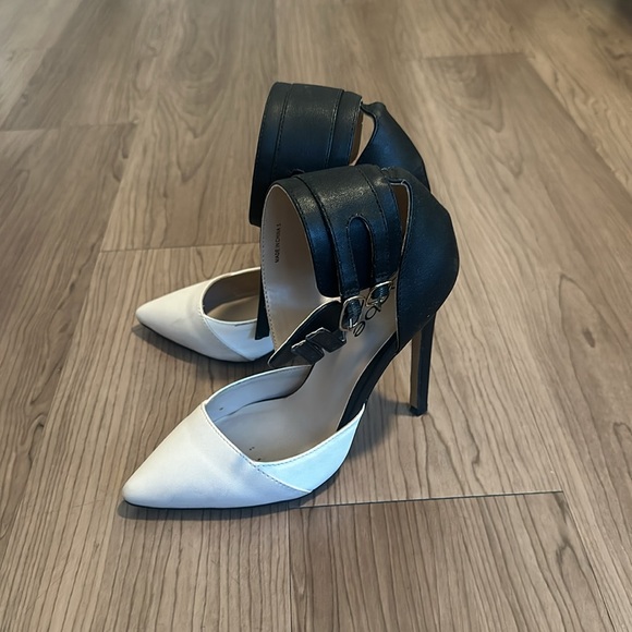 Bebe multi color high heels size 5 - Picture 3 of 7